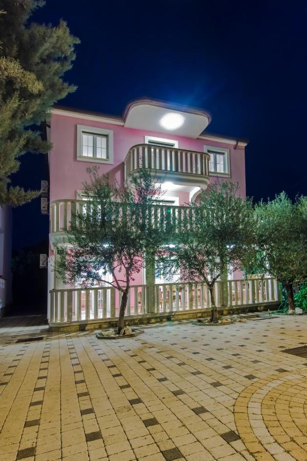 Villa Magica Pirovac Luaran gambar